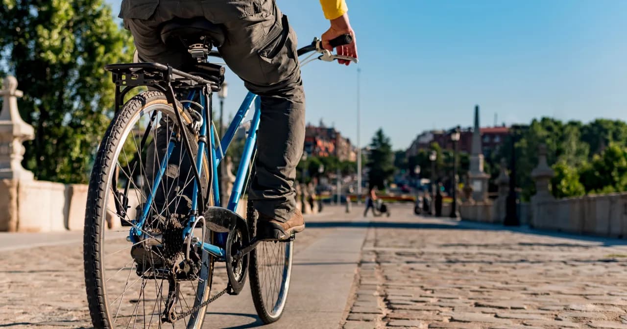Ile km na rowerze żeby schudnąć? Sprawdź, ile naprawdę trzeba jeździć Ile km na rowerze żeby schudnąć? Sprawdź, ile naprawdę trzeba jeździć