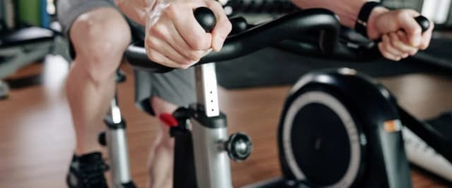 Rower stacjonarny jaki wybrać – uniknij najczęstszych błędów przy zakupie Rower stacjonarny jaki wybrać – uniknij najczęstszych błędów przy zakupie