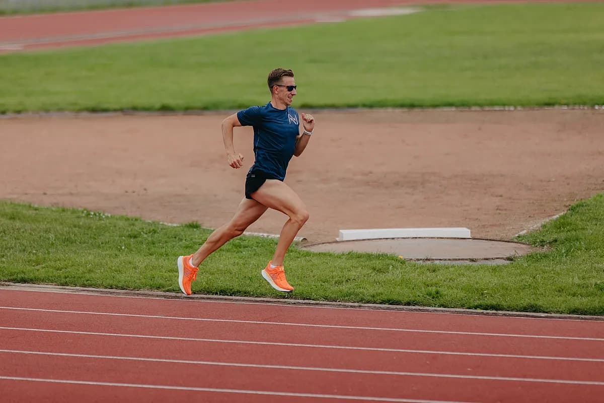 Jak biegać szybciej na 3 km i uniknąć frustracji w treningu Jak biegać szybciej na 3 km i uniknąć frustracji w treningu