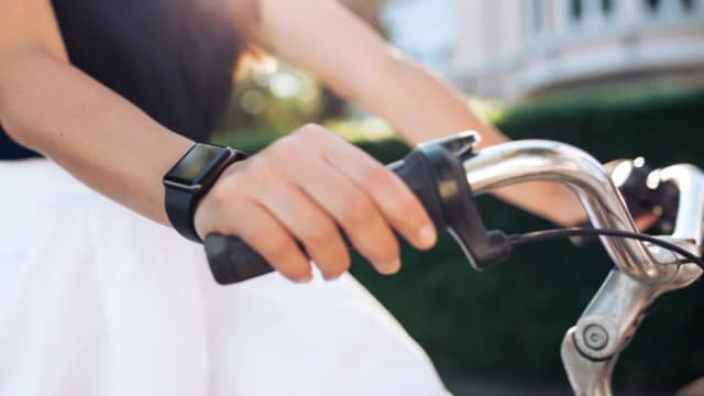 Najlepsze smartwatche na rower: wybierz idealny zegarek dla siebie Najlepsze smartwatche na rower: wybierz idealny zegarek dla siebie